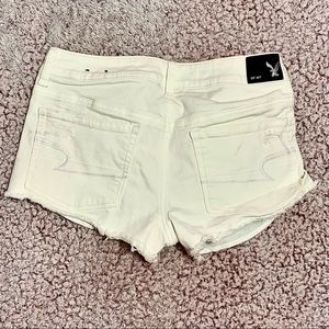 AEO White Shortie Super Stretch Mid Rise Ripped 6